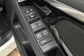 LAND ROVER RANGE ROVER EVOQUE 2.0 D200 MHEV R-Dynamic S SUV 5dr Diesel Auto 4WD Euro 6 (s/s) (