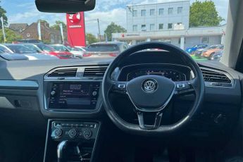 VOLKSWAGEN TIGUAN 2.0 TDI SEL SUV 5dr Diesel DSG 4Motion Euro 6 (s/s) (190 ps)