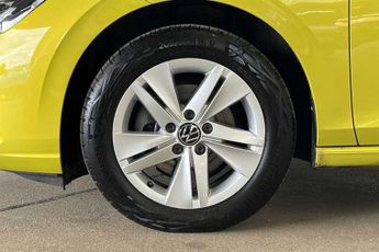 VOLKSWAGEN GOLF 2.0 TDI Life 5dr DSG