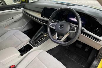 VOLKSWAGEN GOLF 2.0 TDI Life 5dr DSG