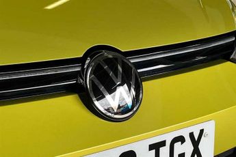 VOLKSWAGEN GOLF 2.0 TDI Life 5dr DSG