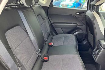 Renault Captur 1.6 E-TECH techno SUV 5dr Petrol Hybrid Auto Euro 6 (s/s) (145 p
