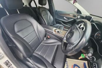Mercedes-Benz C Class 2.0 C350e 6.4kWh Sport Saloon 4dr Petrol Plug-in Hybrid G-Tronic