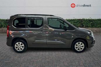 VAUXHALL COMBO LIFE Electric 50kWh Ultimate MPV 5dr Electric Auto (7.4kW Charger) (136 ps)