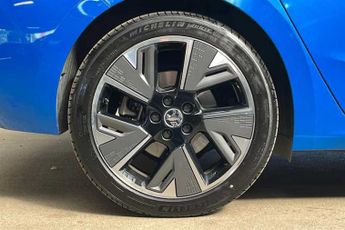 VAUXHALL ASTRA Electric 54kWh Ultimate Hatchback 5dr Electric Auto (156 ps)