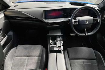 VAUXHALL ASTRA Electric 54kWh Ultimate Hatchback 5dr Electric Auto (156 ps)