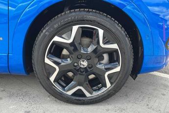 Vauxhall Grandland 1.6 14.2kWh Ultimate SUV 5dr Petrol Plug-in Hybrid Auto Euro 6 (