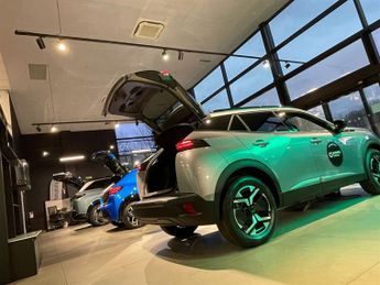 Peugeot E-3008 73kWh GT SUV 5dr Electric Auto (210 ps)