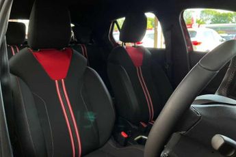 VAUXHALL Corsa Electric 50kWh Yes Hatchback 5dr Electric Auto (136 ps)