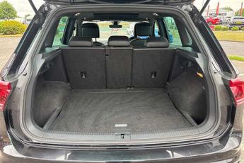 VOLKSWAGEN TIGUAN 2.0 TDI BlueMotion Tech R-Line SUV 5dr Diesel DSG 4Motion Euro 6