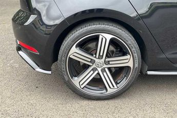 VOLKSWAGEN GOLF 2.0 TSI R Hatchback 5dr Petrol DSG 4Motion Euro 6 (s/s) (310 ps)