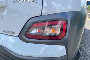 HYUNDAI KONA 39kWh SE SUV 5dr Electric Auto (10.5kW Charger) (136 ps)