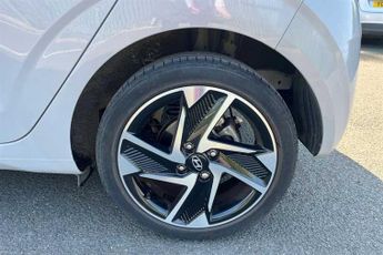 HYUNDAI i10 1.0 Premium Hatchback 5dr Petrol Auto Euro 6 (s/s) (63 ps)