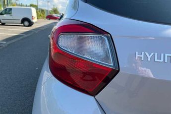 HYUNDAI i10 1.0 Premium Hatchback 5dr Petrol Auto Euro 6 (s/s) (63 ps)