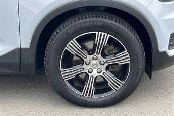 VOLVO XC40 2.0 B4 MHEV Inscription SUV 5dr Petrol Hybrid DCT Auto Euro 6 (s