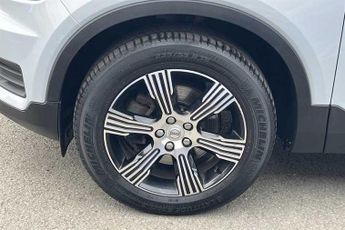 VOLVO XC40 2.0 B4 MHEV Inscription SUV 5dr Petrol Hybrid DCT Auto Euro 6 (s