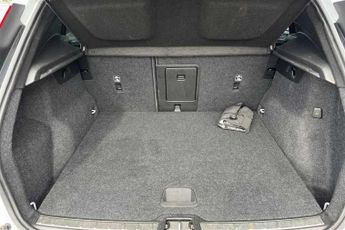 VOLVO XC40 2.0 B4 MHEV Inscription SUV 5dr Petrol Hybrid DCT Auto Euro 6 (s