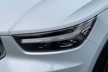 VOLVO XC40 2.0 B4 MHEV Inscription SUV 5dr Petrol Hybrid DCT Auto Euro 6 (s