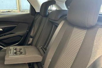 PEUGEOT 3008 1.2 PureTech Active SUV 5dr Petrol Manual Euro 6 (s/s) (130 ps)