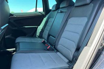 VOLKSWAGEN TIGUAN 2.0 TDI R-Line SUV 5dr Diesel DSG Euro 6 (s/s) (150 ps)