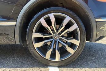 VOLKSWAGEN TIGUAN 2.0 TDI R-Line SUV 5dr Diesel DSG Euro 6 (s/s) (150 ps)