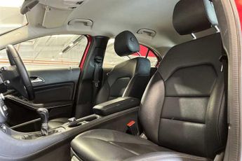MERCEDES-BENZ A CLASS 1.6 A180 SE Hatchback 5dr Petrol Manual Euro 6 (s/s) (122 ps)