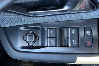 Vauxhall Grandland Electric 73kWh GS SUV 5dr Electric Auto (213 ps)