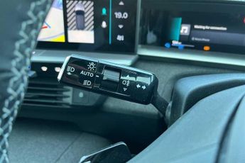 Vauxhall Grandland Electric 73kWh GS SUV 5dr Electric Auto (213 ps)