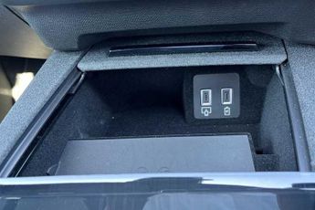 Vauxhall Grandland Electric 73kWh GS SUV 5dr Electric Auto (213 ps)