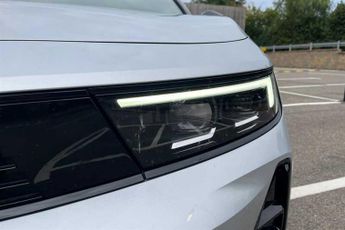 Vauxhall Astra Electric 54kWh Ultimate Hatchback 5dr Electric Auto (156 ps)