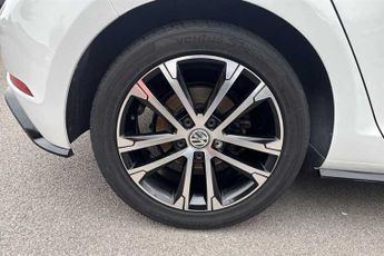 VOLKSWAGEN GOLF 1.5 TSI EVO R-Line Edition Hatchback 5dr Petrol DSG Euro 6 (s/s)