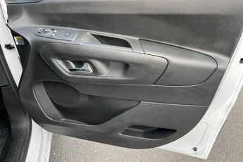 Vauxhall Combo Electric 52kWh Pro Panel Van 5dr Electric Auto SWB (7.4kW Charger) (136 p