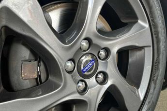VOLVO V40 CROSS COUNTRY 2.0 D2 Lux Hatchback 5dr Diesel Auto Euro 6 (s/s) (120 ps)