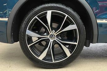 VOLKSWAGEN TIGUAN 1.5 TSI R-Line SUV 5dr Petrol DSG Euro 6 (s/s) (150 ps)