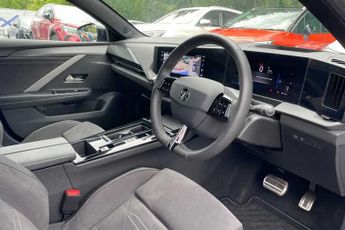 Vauxhall Astra 1.6 12.4kWh Ultimate Hatchback 5dr Petrol Plug-in Hybrid Auto Eu