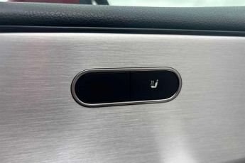 MERCEDES-BENZ A CLASS 1.3 A200 AMG Line (Executive) Hatchback 5dr Petrol 7G-DCT Euro 6