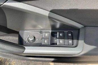 AUDI Q3 1.5 TFSI CoD 35 S line SUV 5dr Petrol S Tronic Euro 6 (s/s) (150