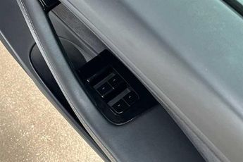 TESLA MODEL 3 (Dual Motor) Long Range Saloon 4dr Electric Auto 4WDE (346 ps)