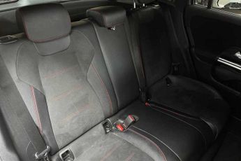 MERCEDES-BENZ GLA 1.3 GLA200 AMG Line SUV 5dr Petrol 7G-DCT Euro 6 (s/s) (163 ps)