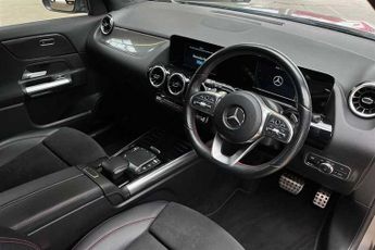 MERCEDES-BENZ GLA 1.3 GLA200 AMG Line SUV 5dr Petrol 7G-DCT Euro 6 (s/s) (163 ps)