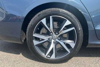 VOLVO V60 2.0h T6 Recharge 11.6kWh R-Design Estate 5dr Petrol Plug-in Hybr