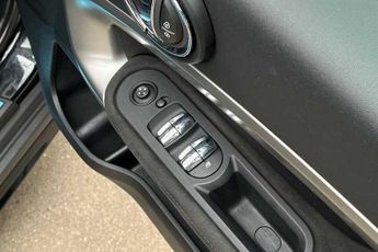 MINI COUNTRYMAN 1.5 Cooper Exclusive SUV 5dr Petrol Steptronic Euro 6 (s/s) (136