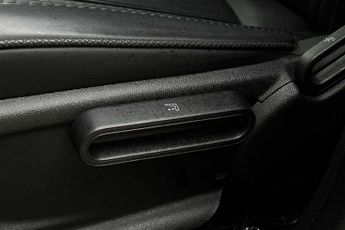 MINI COUNTRYMAN 1.5 Cooper Exclusive SUV 5dr Petrol Steptronic Euro 6 (s/s) (136