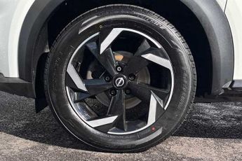 NISSAN JUKE 1.0 DIG-T N-Connecta SUV 5dr Petrol DCT Auto Euro 6 (s/s) (114 p