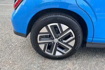 HYUNDAI KONA 64kWh Premium SUV 5dr Electric Auto (10.5kW Charger) (204 ps)