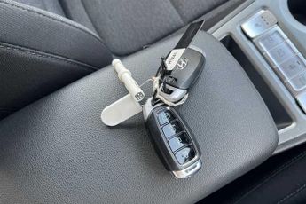 HYUNDAI KONA 64kWh Premium SUV 5dr Electric Auto (10.5kW Charger) (204 ps)