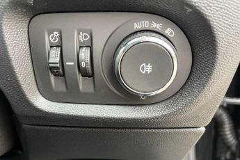 Vauxhall Corsa Electric 50kWh Design Hatchback 5dr Electric Auto (136 ps)