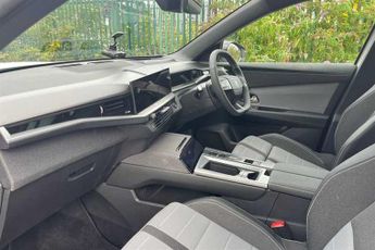 Vauxhall Grandland Electric 73 kWh (213 PS) Ultimate 5 Door Electric SUV Automatic