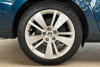 SKODA SUPERB 2.0 TSI SE L Executive Hatchback 5dr Petrol DSG Euro 6 (s/s) (22
