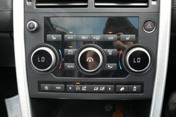 Land Rover Discovery Sport 2.0 TD4 HSE Black SUV 5dr Diesel Auto 4WD Euro 6 (s/s) (180 ps)